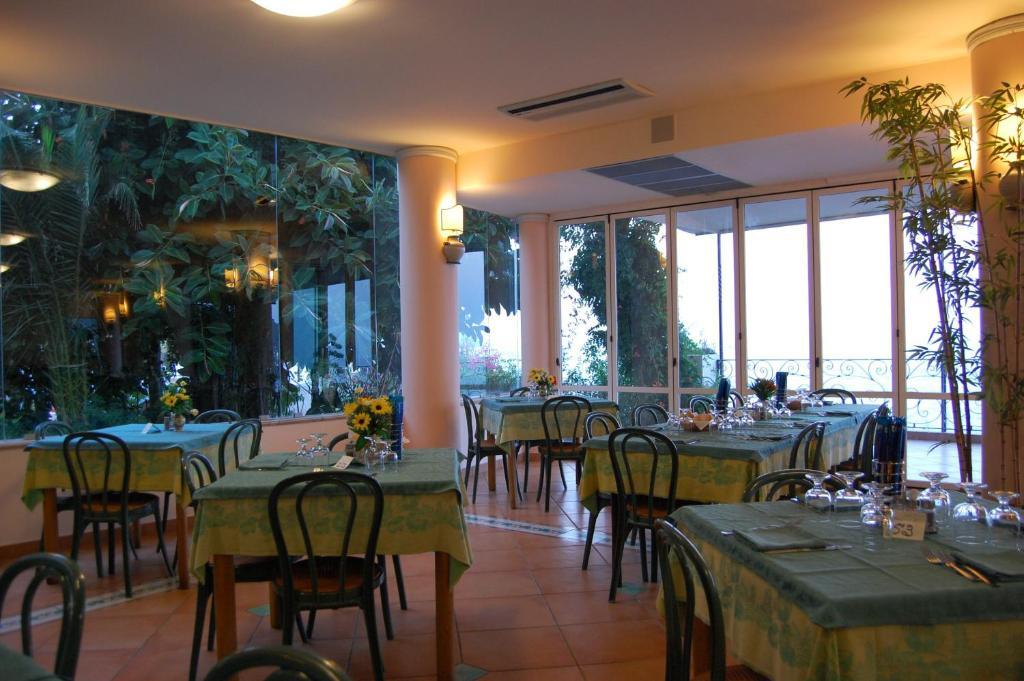 Hotel Giardino Sul Mare Lipari  Extérieur photo